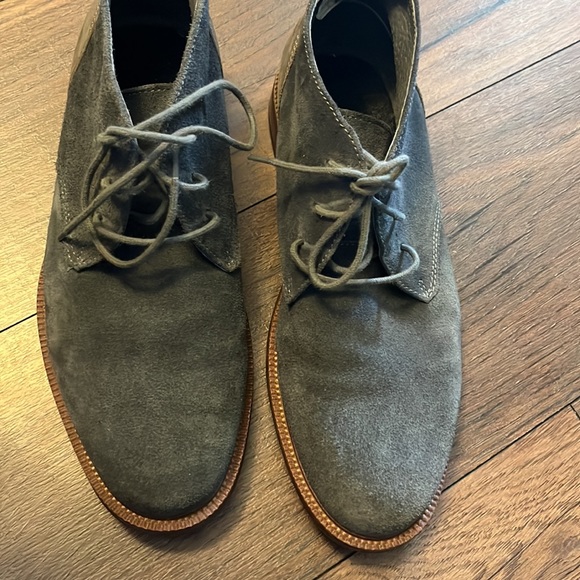 Blondo Konor Grey suede and leather chukka boots